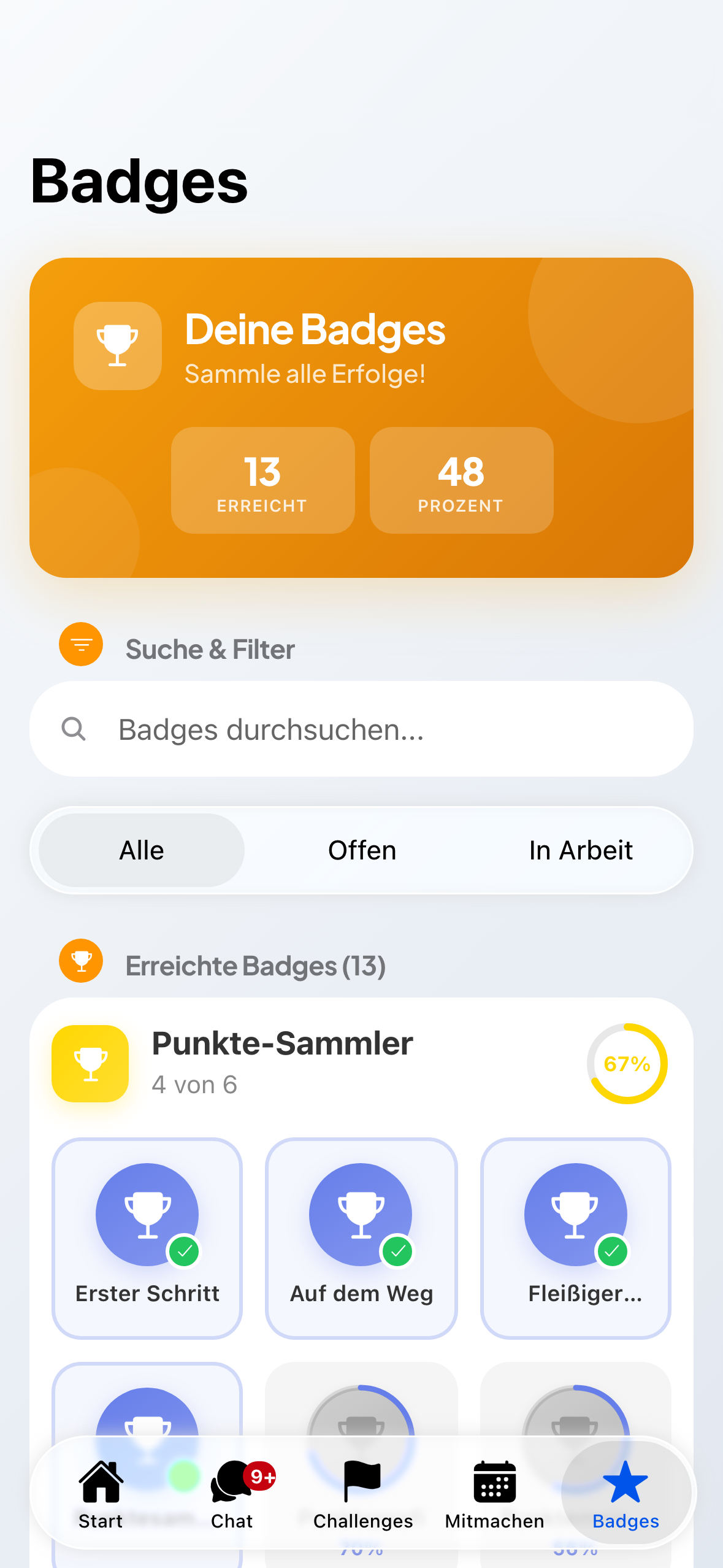 Die Badges-Seite: oben, wie viele erreicht sind, darunter die Gruppen; erreichte Badges tragen einen grünen Haken, offene bleiben blass.