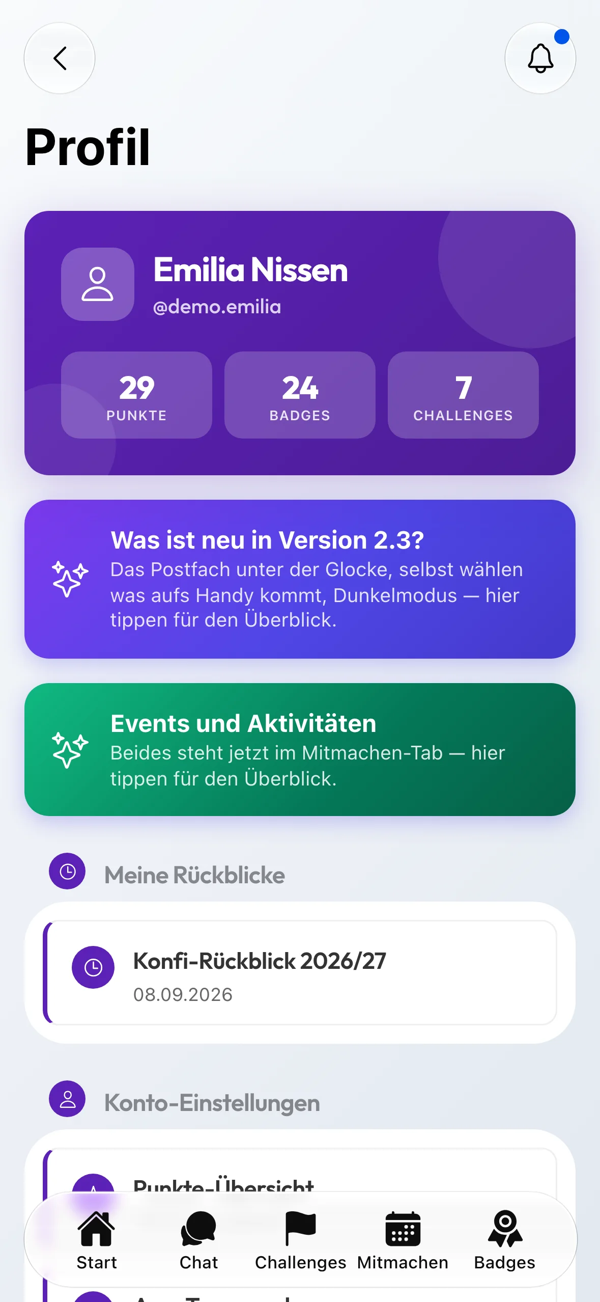 Das eigene Profil: oben Punkte, Badges und Challenges, darunter die Hinweise auf Neues, die Rückblicke und die Konto-Einstellungen.